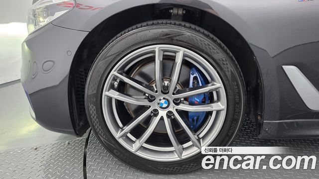 BMW 5 Series G30 530i xDrive M Sport Package Plus - фото 4