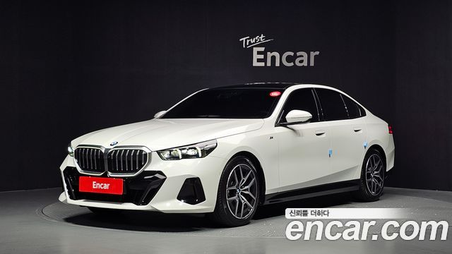 BMW 5 Series G60 520i M Sport - фото 0