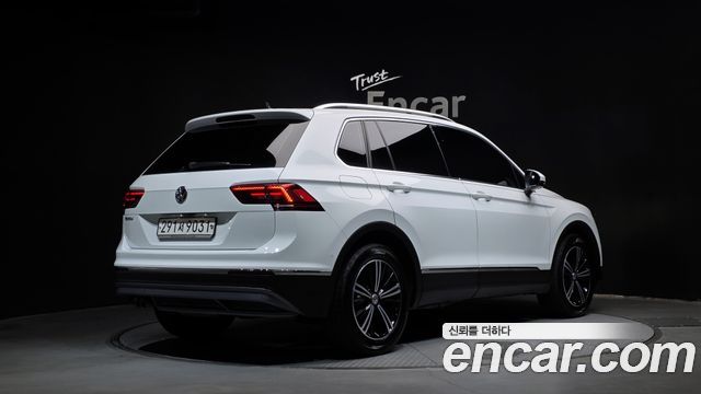 Volkswagen Tiguan 2-го поколения 2.0 TDI Prestige - фото 1