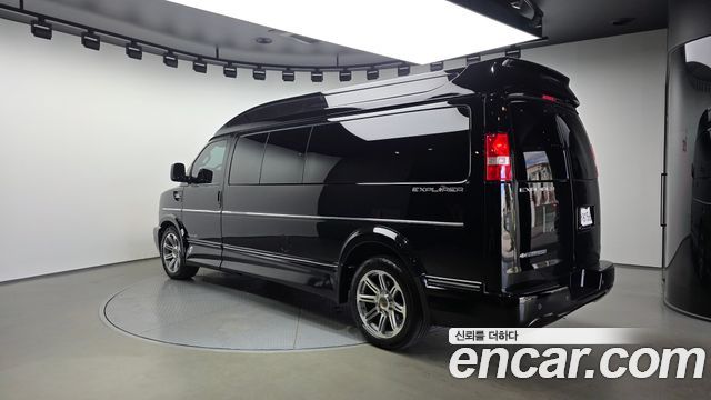 Chevrolet Express Van 6.0 - фото 1