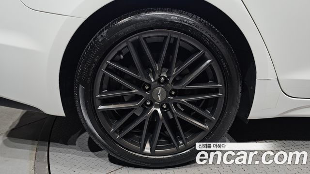 Genesis G70 2.0T Elite - фото 4