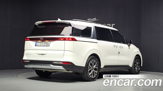 Kia Carnival 4-го поколения 9-Seater Signature - фото 1