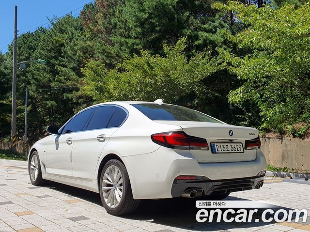 BMW 5 Series G30 530i Luxury Plus - фото 1