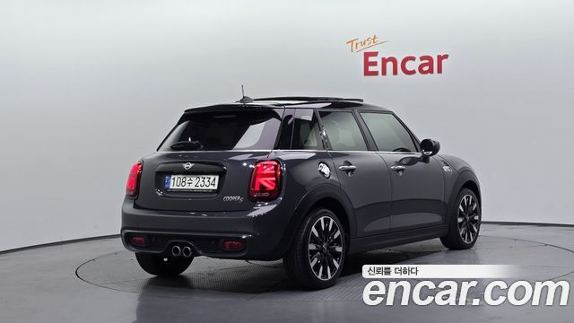 Mini Cooper S 5Door HIGH 3rd - фото 1
