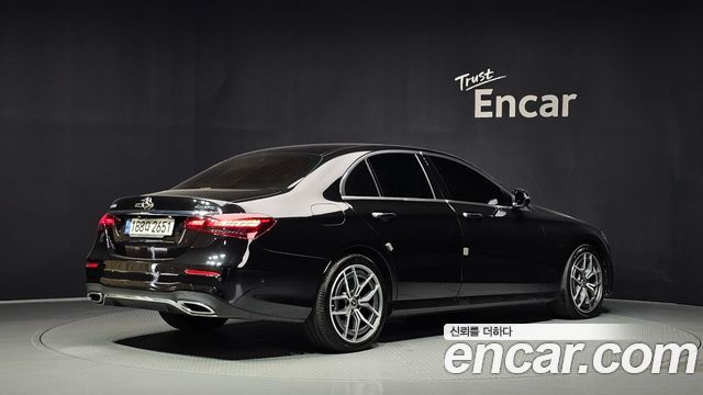 Mercedes-Benz E-Class W213 E220d 4MATIC AMG Line - фото 1