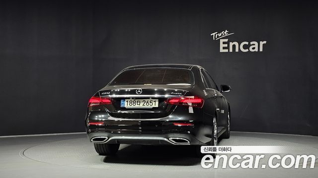 Mercedes-Benz E-Class W213 E220d 4MATIC AMG Line - фото 3