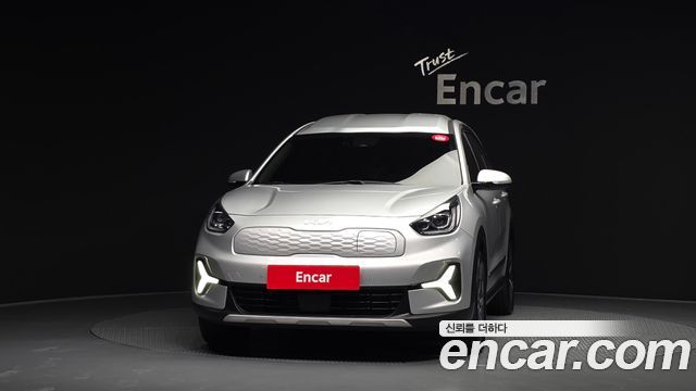 Kia Niro Plus Air - фото 2