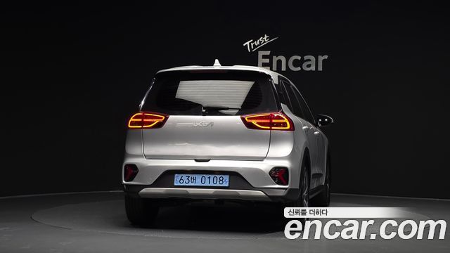 Kia Niro Plus Air - фото 3