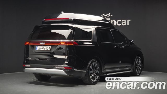 Kia Carnival 4-го поколения Gasoline 4-Seater Hi-Limousine Signature - фото 1