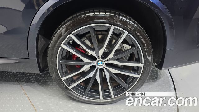 BMW X5 G05 M50i - фото 4