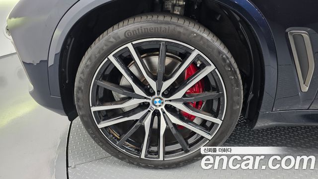 BMW X5 G05 M50i - фото 4