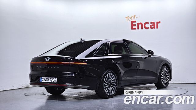 Hyundai Grandeur GN7, гибрид Calligraphy - фото 0