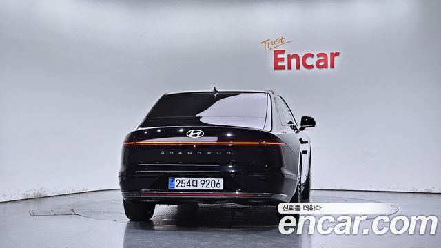 Hyundai Grandeur GN7, гибрид Calligraphy - фото 2