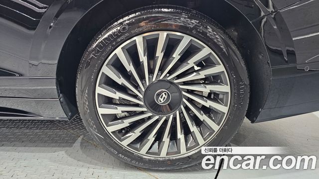Hyundai Grandeur GN7, гибрид Calligraphy - фото 3