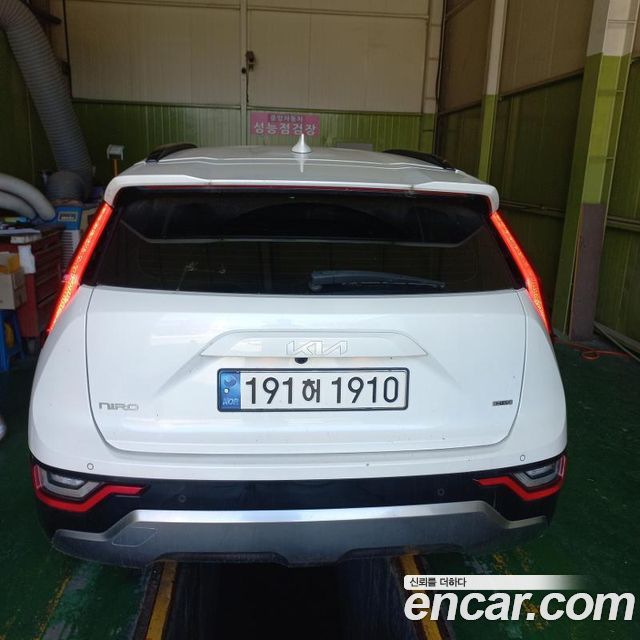 Kia Niro All New Signature - фото 1