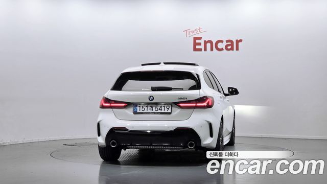 BMW 1 Series F40 120i M Sports - фото 3
