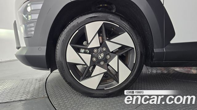 Hyundai Kona SX2 Gasoline 1.6 Turbo 2WD Inspiration - фото 3