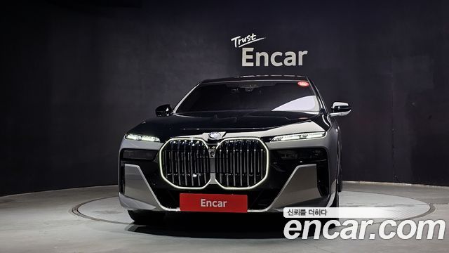 BMW 7 Series G70 740d xDrive M Sport - фото 2