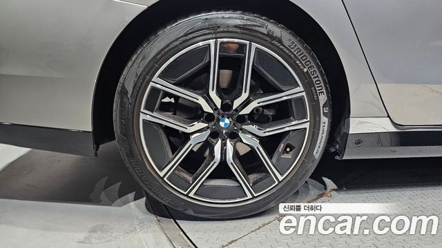 BMW 7 Series G70 740d xDrive M Sport - фото 4