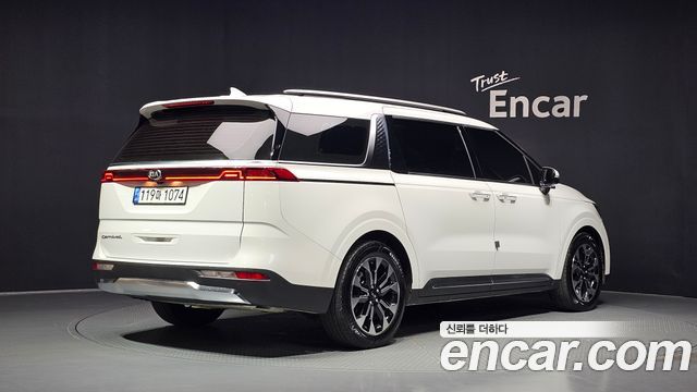 Kia Carnival 4-го поколения 9-Seater Noblesse - фото 1