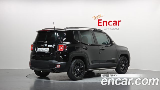 Jeep Renegade 2.4 Limited - фото 1