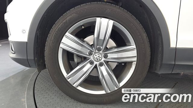 Volkswagen Tiguan 2-го поколения 2.0 TDI 4Motion Prestige - фото 4