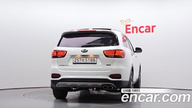 Kia Sorento New Diesel 2.0 2WD Prestige - фото 3