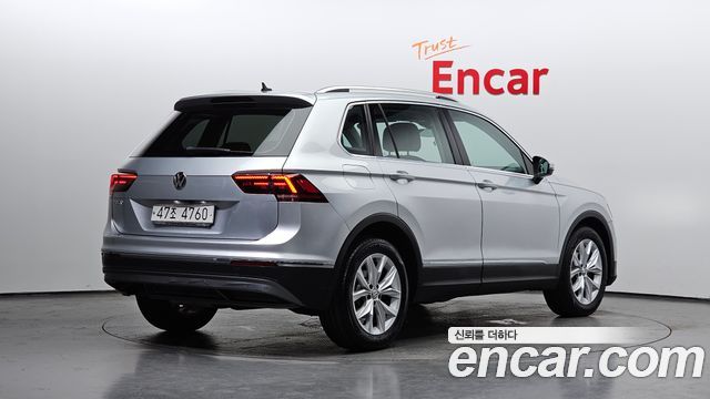 Volkswagen Tiguan 2-го поколения 2.0 TDI Premium - фото 1