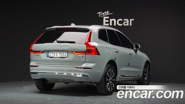 Volvo XC60 2-го поколения B5 Ultra Bright - фото 1