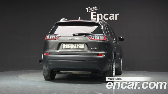 Jeep Cherokee KL 2.4 Longitude High AWD - фото 3