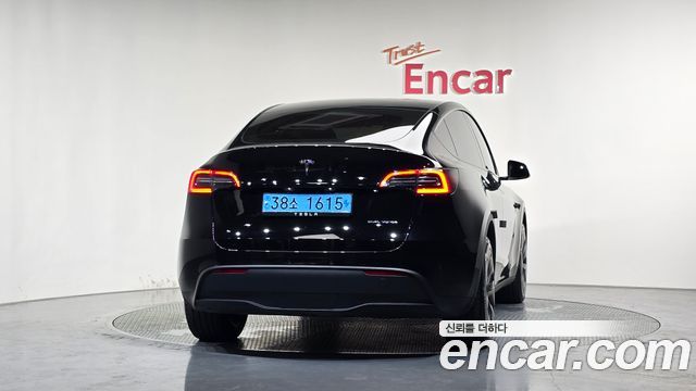 Tesla Model Y Long Range AWD - фото 2