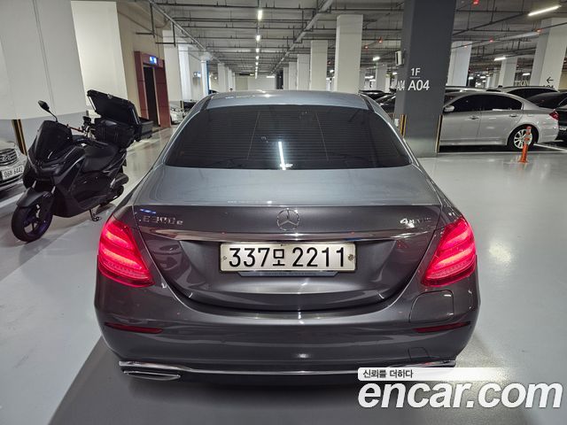 Mercedes-Benz E-Class W213 E300e 4MATIC Exclusive - фото 1