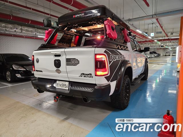 Dodge Ram Pick Up 5.7 - фото 2