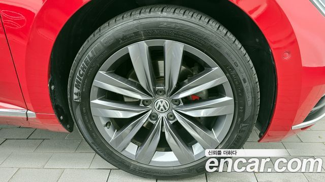 Volkswagen Arteon 2.0 TDI Premium - фото 4
