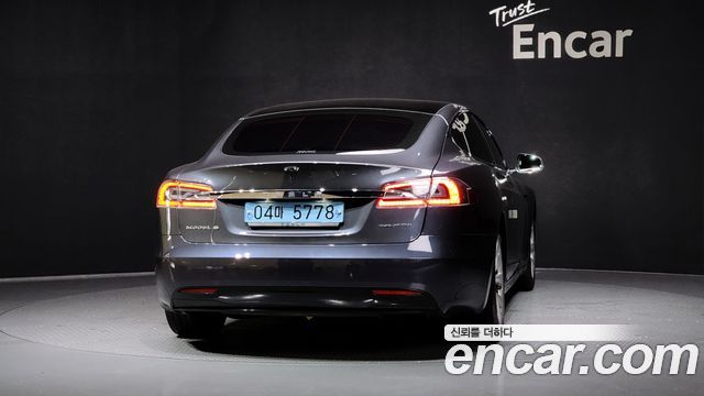 Tesla Model S 75D - фото 3