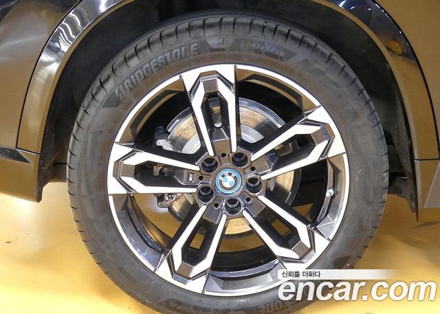 BMW iX1 U11 xDrive 30 M Sport - фото 4