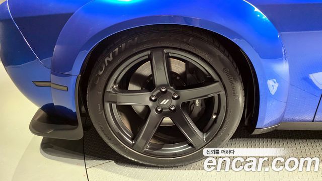 Dodge Challenger 6.4 - фото 4