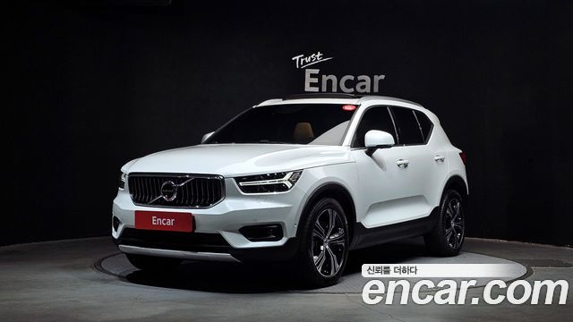 Volvo XC40 B4 Inscription - фото 0