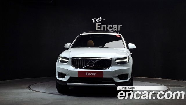 Volvo XC40 B4 Inscription - фото 2