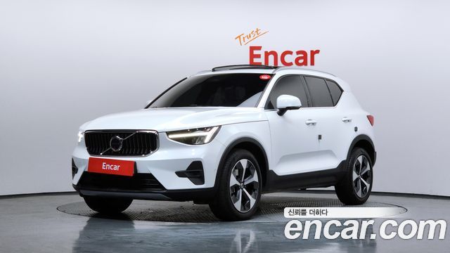 Volvo XC40 B4 Ultimate Bright - фото 0
