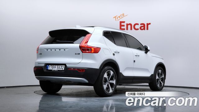 Volvo XC40 B4 Ultimate Bright - фото 1