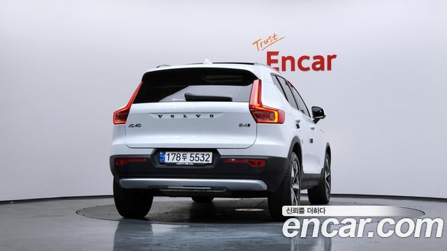 Volvo XC40 B4 Ultimate Bright - фото 3