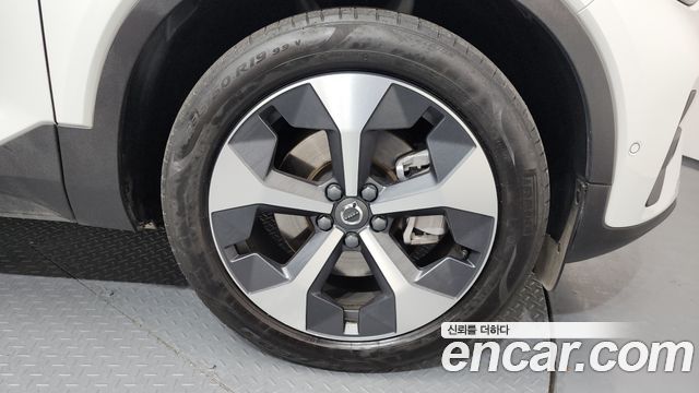 Volvo XC40 B4 Ultimate Bright - фото 4
