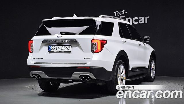 Ford Explorer 6-го поколения 3.0 Platinum 4WD - фото 2
