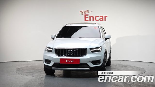 Volvo XC40 B4 Inscription - фото 2
