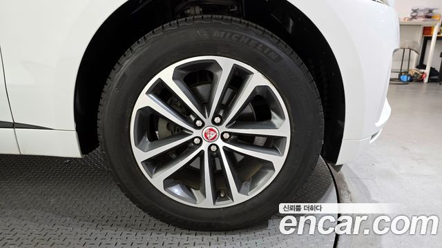 Jaguar F-PACE 20d R-Sport - фото 4