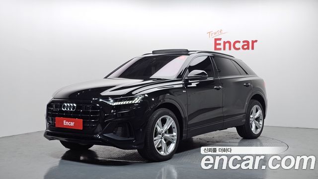 Audi Q8 45 TDI Quattro Premium - фото 0