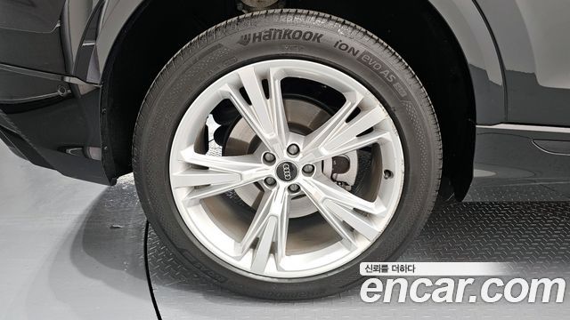 Audi Q8 45 TDI Quattro Premium - фото 4