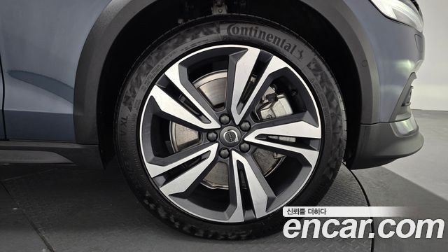 Volvo V60 Cross Country 2-го поколения B5 Pro AWD - фото 4