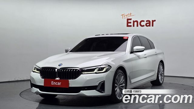 BMW 5 Series G30 530i xDrive Luxury - фото 0